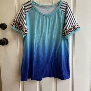 Blue Gradient Women's Short Sleeve Top with Striped and Leopard Accents, Size 2X